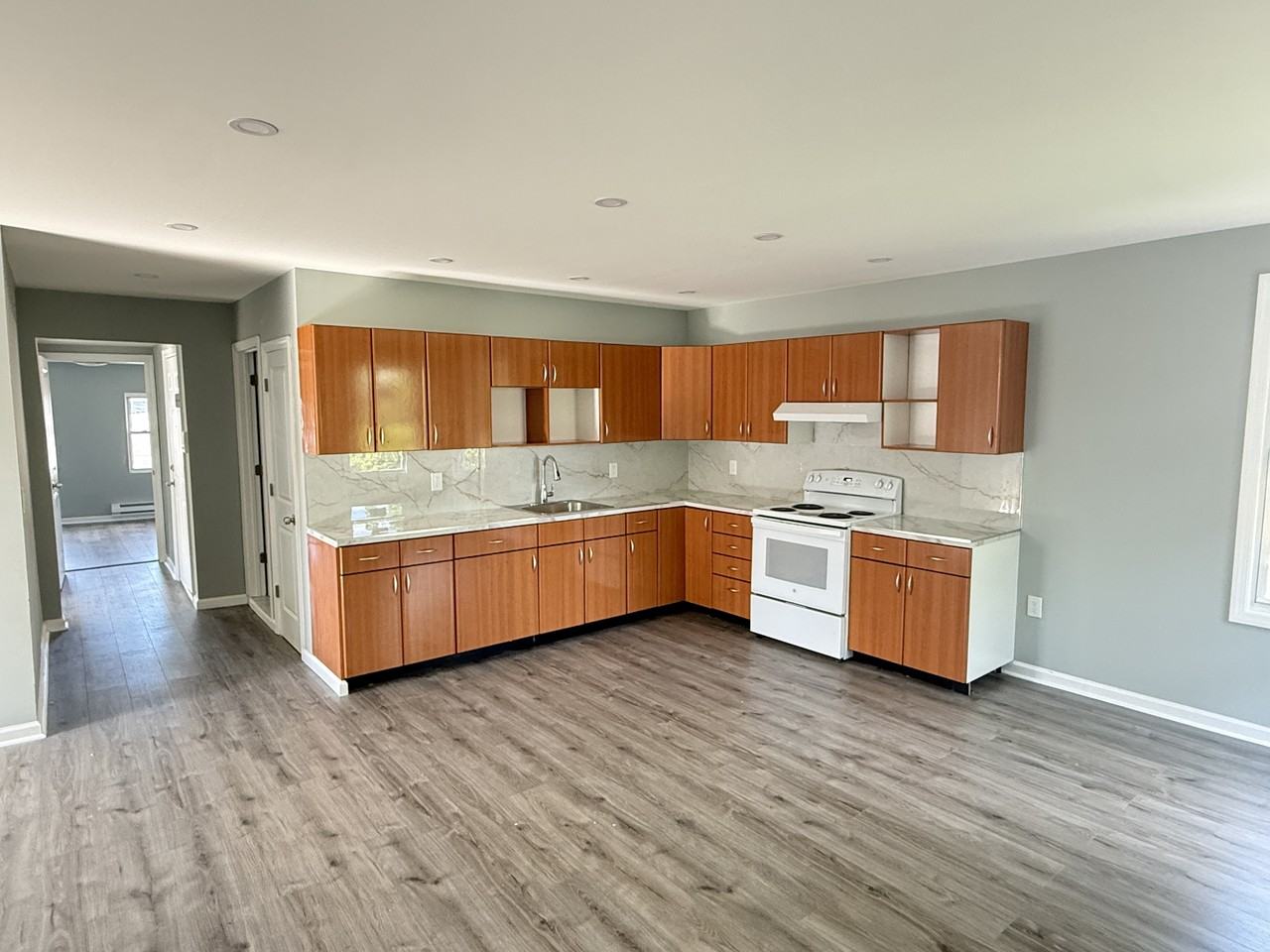 454 Park Ave #3 - Photo 2 of 6