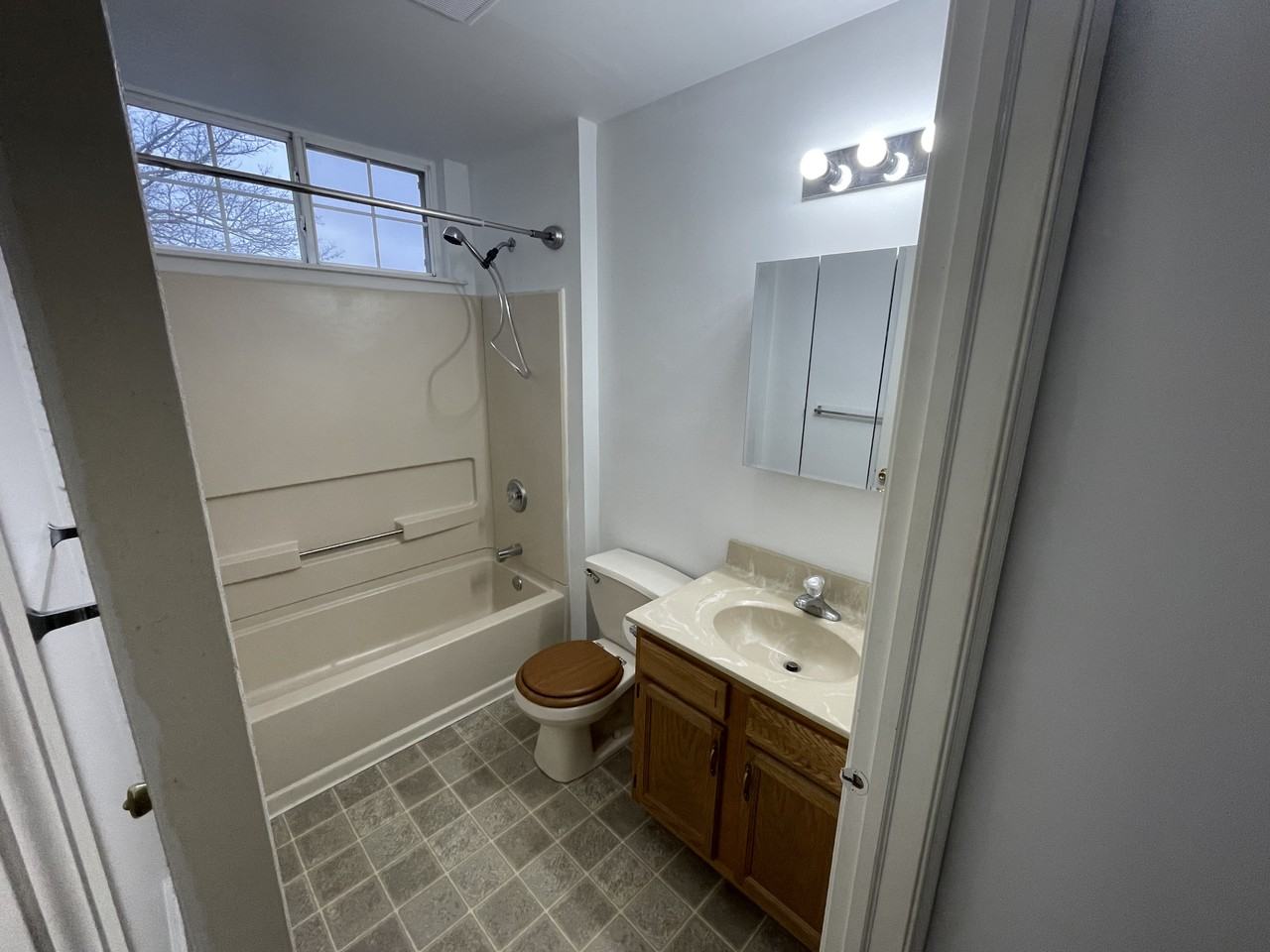 217 New St #217 - Photo 4 of 9