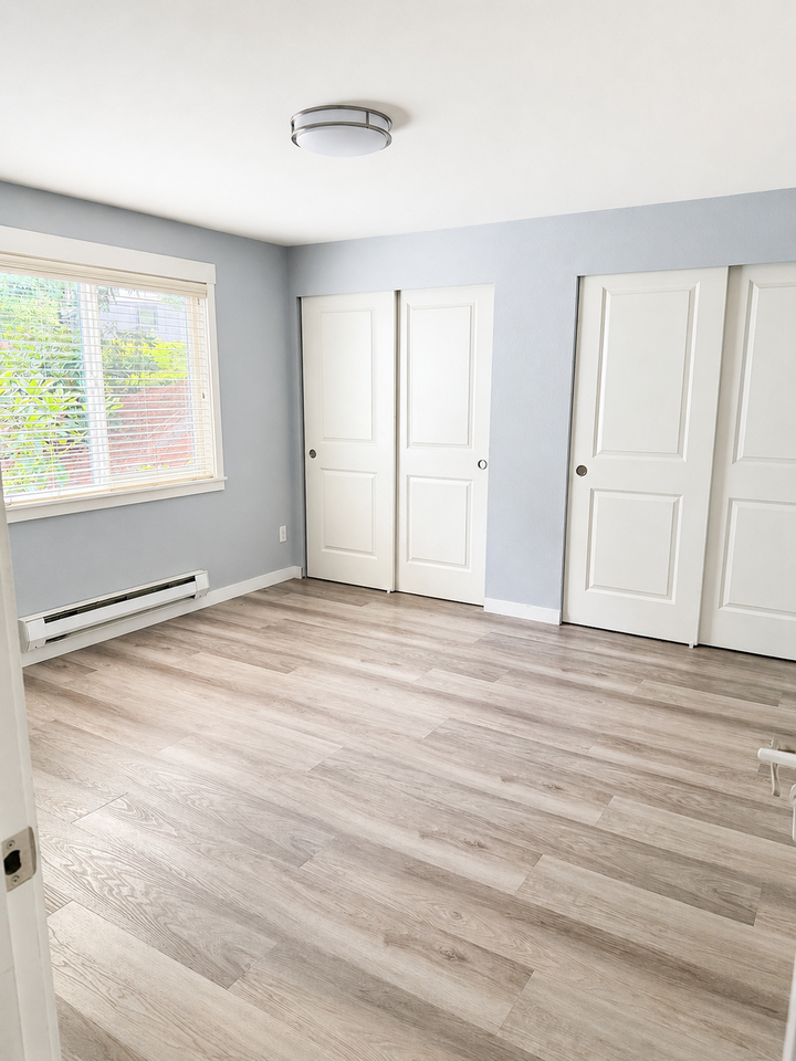 5822 N 35th St #D13 - Photo 3 of 8