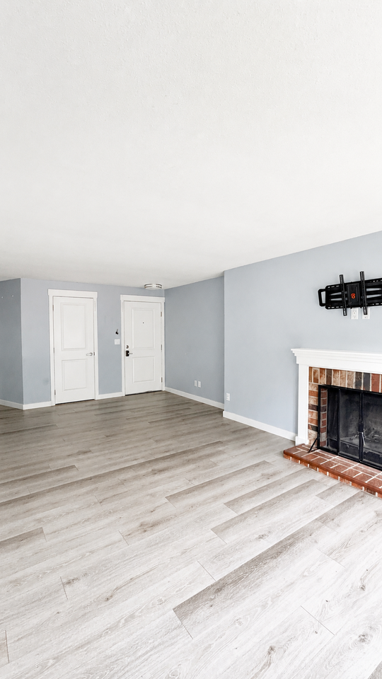 5822 N 35th St #D13 - Photo 7 of 8