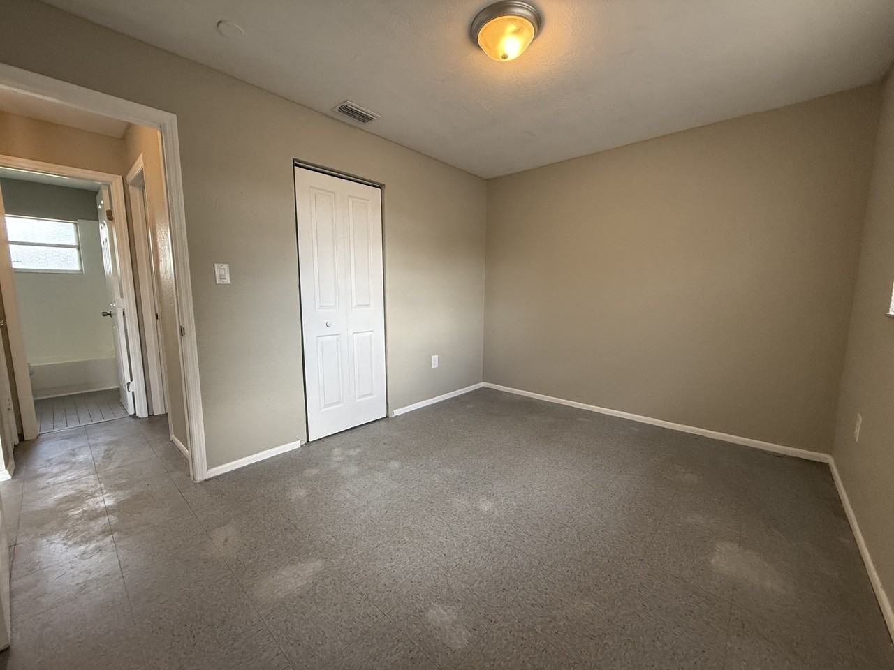 114 Court St Sw #NA - Photo 6 of 8