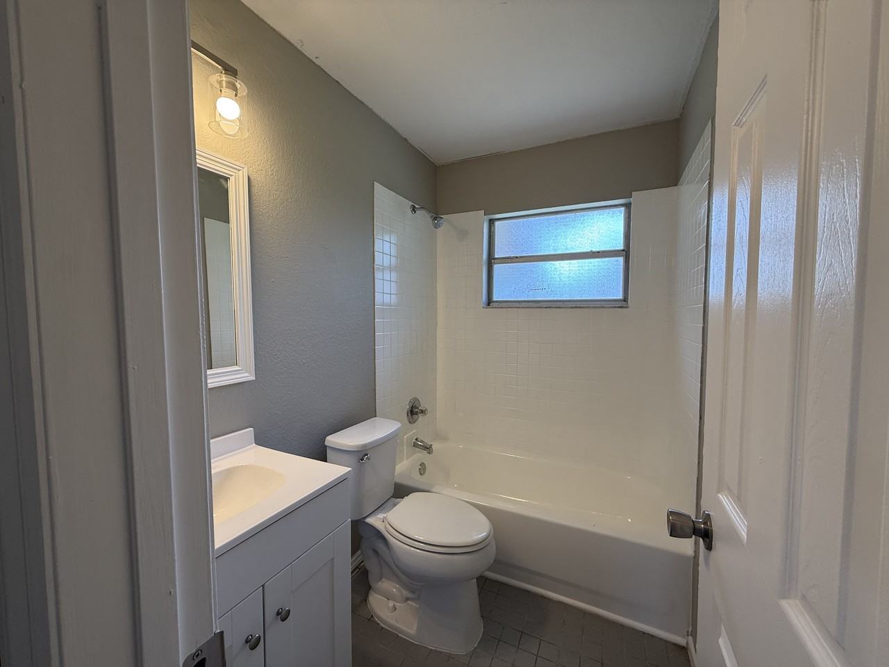 114 Court St Sw #NA - Photo 7 of 8