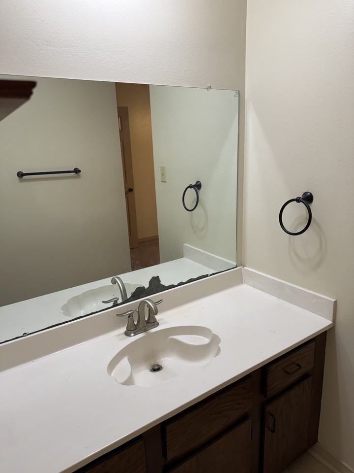 7051 Perkins Place Ct #B - Photo 3 of 12
