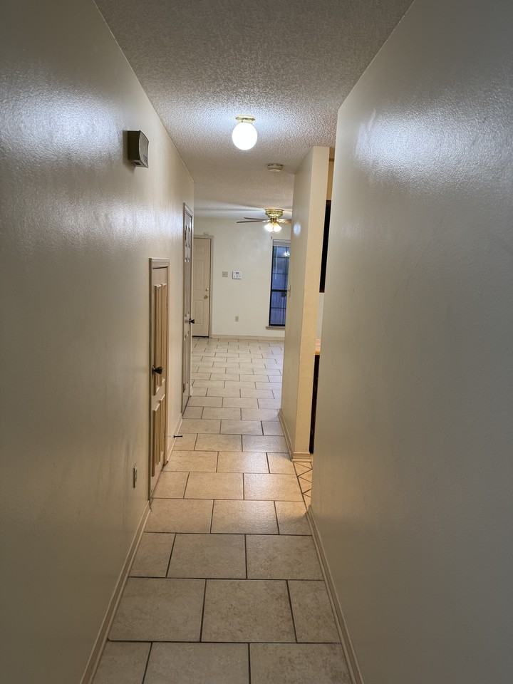 7051 Perkins Place Ct #B - Photo 4 of 12