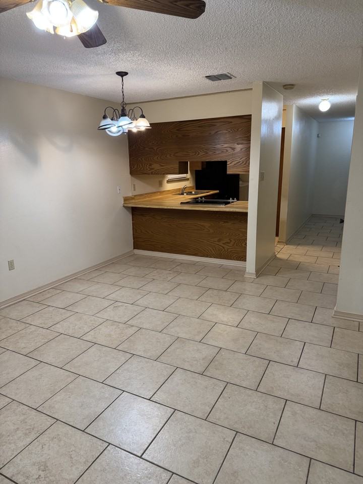 7051 Perkins Place Ct #B - Photo 7 of 12