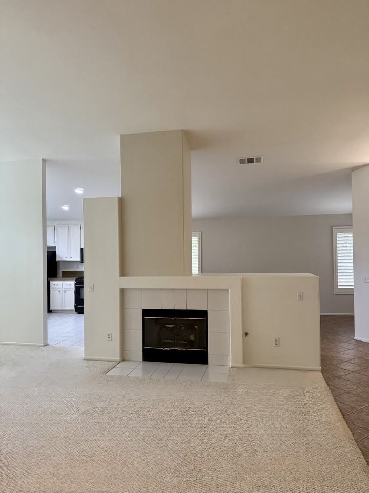 2471 Marigold Way #NA - Photo 3 of 7