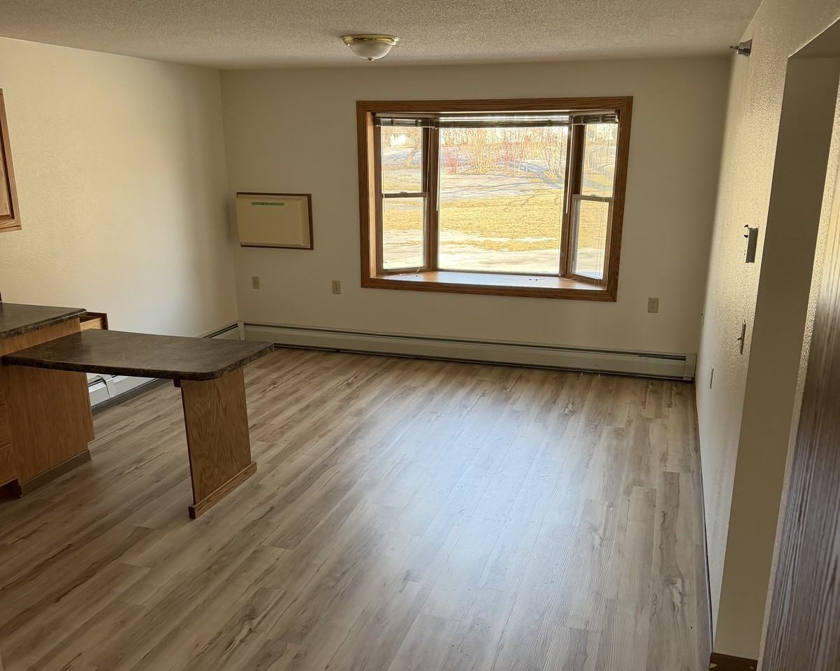 West Wing Apartments - Photo 2 of 13