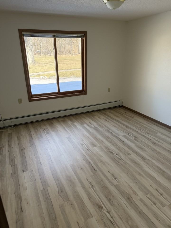 West Wing Apartments - Photo 6 of 13
