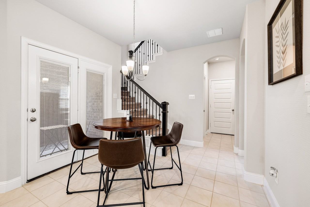 2072 Olivereta Dr #NA - Photo 2 of 21