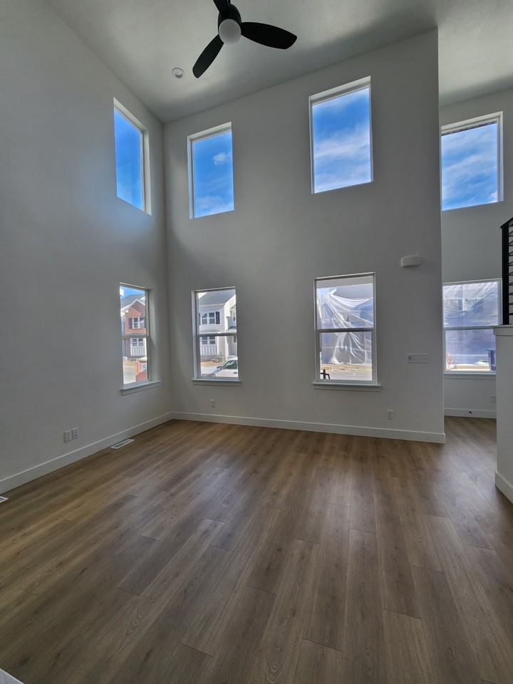 1995 N 3930 W - Photo 2 of 18