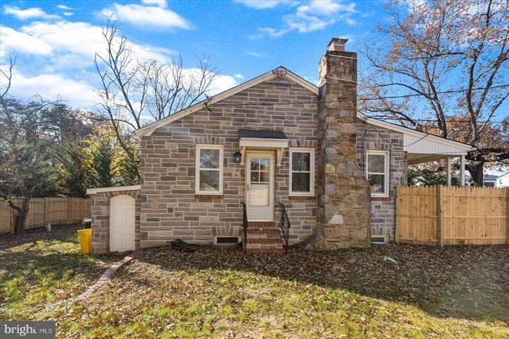 1325 Donald Ave #NA - Photo 3 of 19