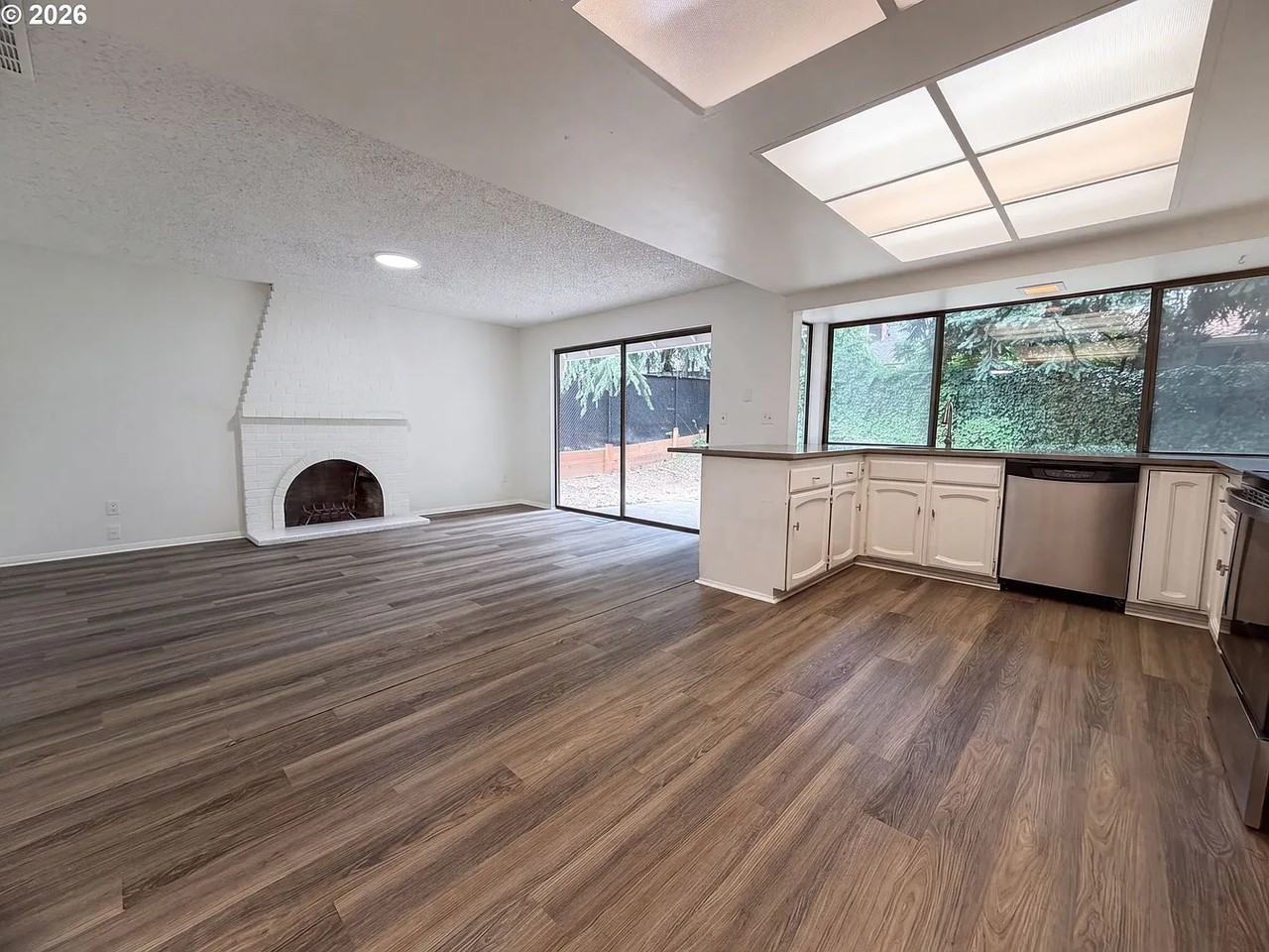 3755 Southwest 4th Street - Photo 2 of 11