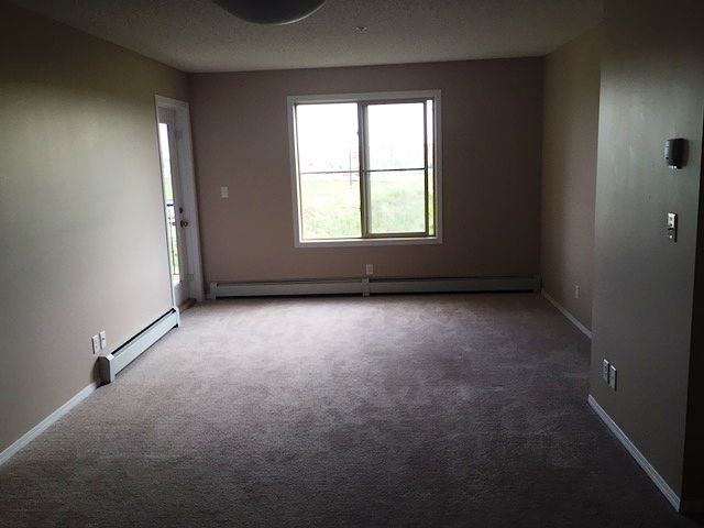 12035 22 Ave Sw - Photo 2 of 8
