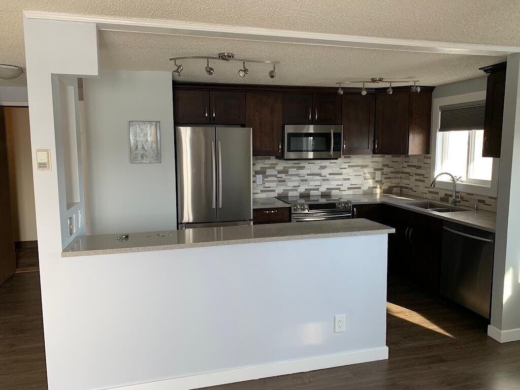 280 Banister Dr - Photo 5 of 19