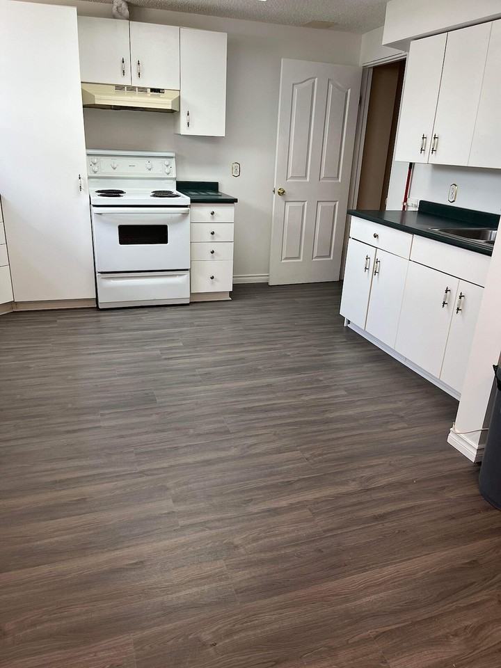 16311 112 St Nw - Photo 2 of 9