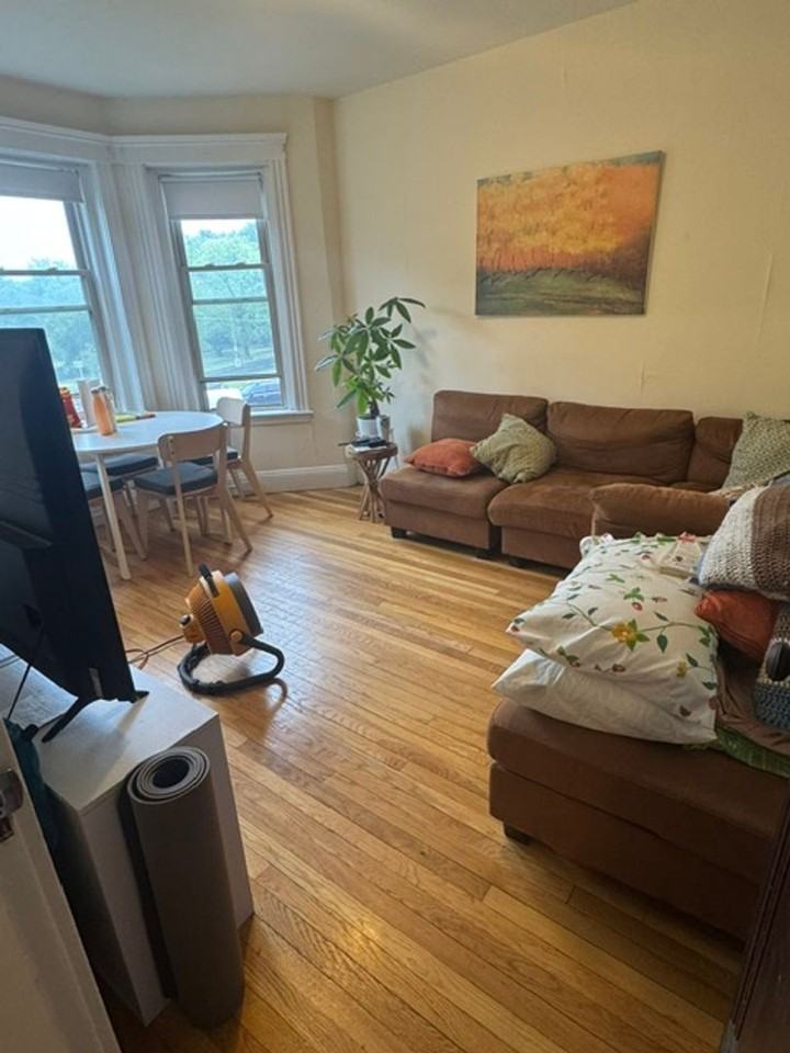1209- Boylston Street LLC - Photo 4 of 11