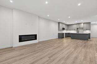 219 29 St Sw - Photo 1 of 1