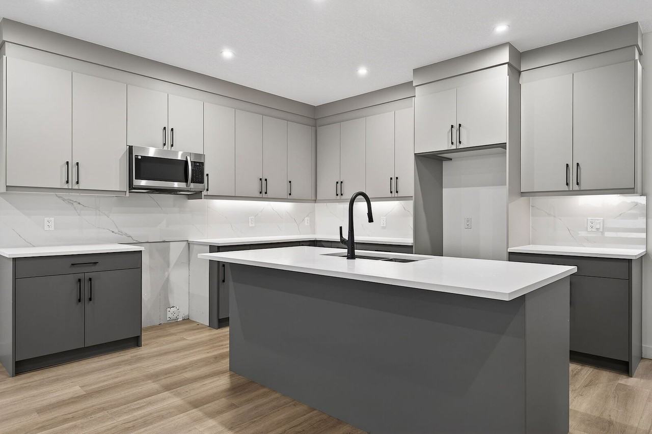 219 29 St Sw - Photo 5 of 44