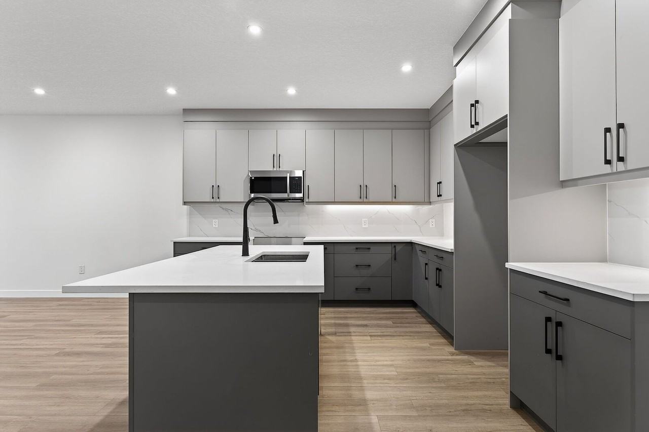 219 29 St Sw - Photo 6 of 44