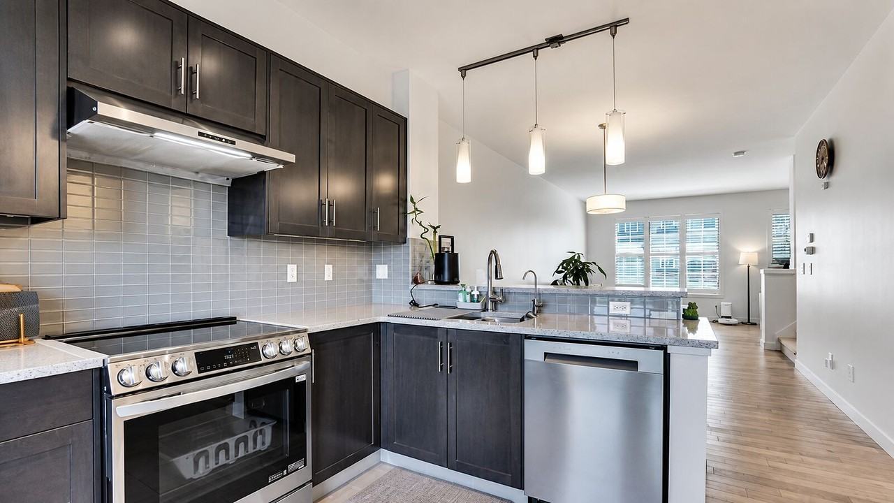 515 -515 Nolanfield Villas Nw - Photo 6 of 42