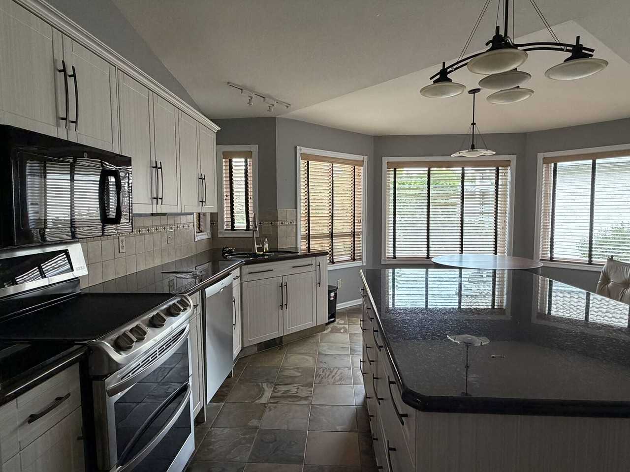 910 Burley Dr Nw - Photo 4 of 50