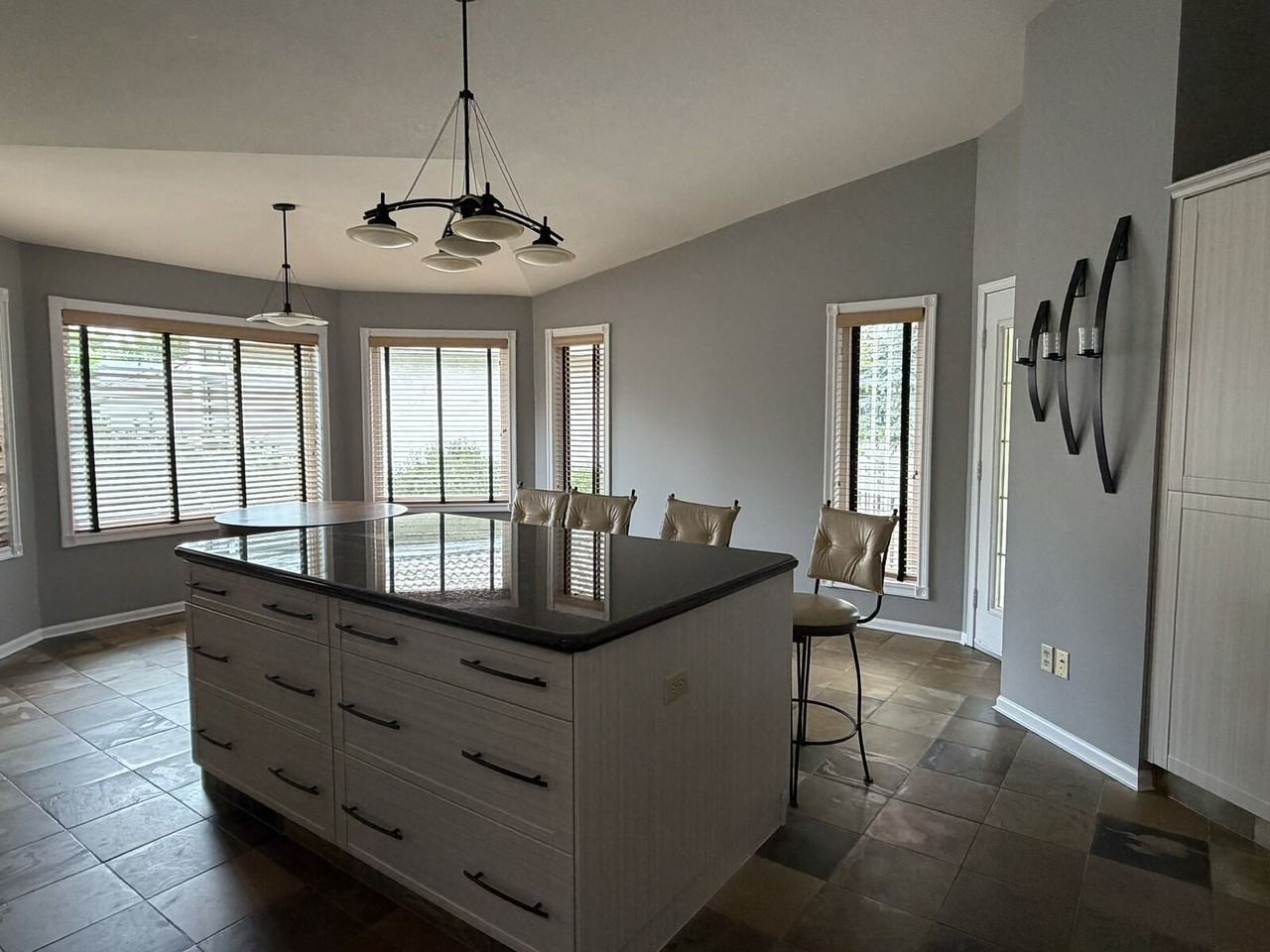 910 Burley Dr Nw - Photo 5 of 50