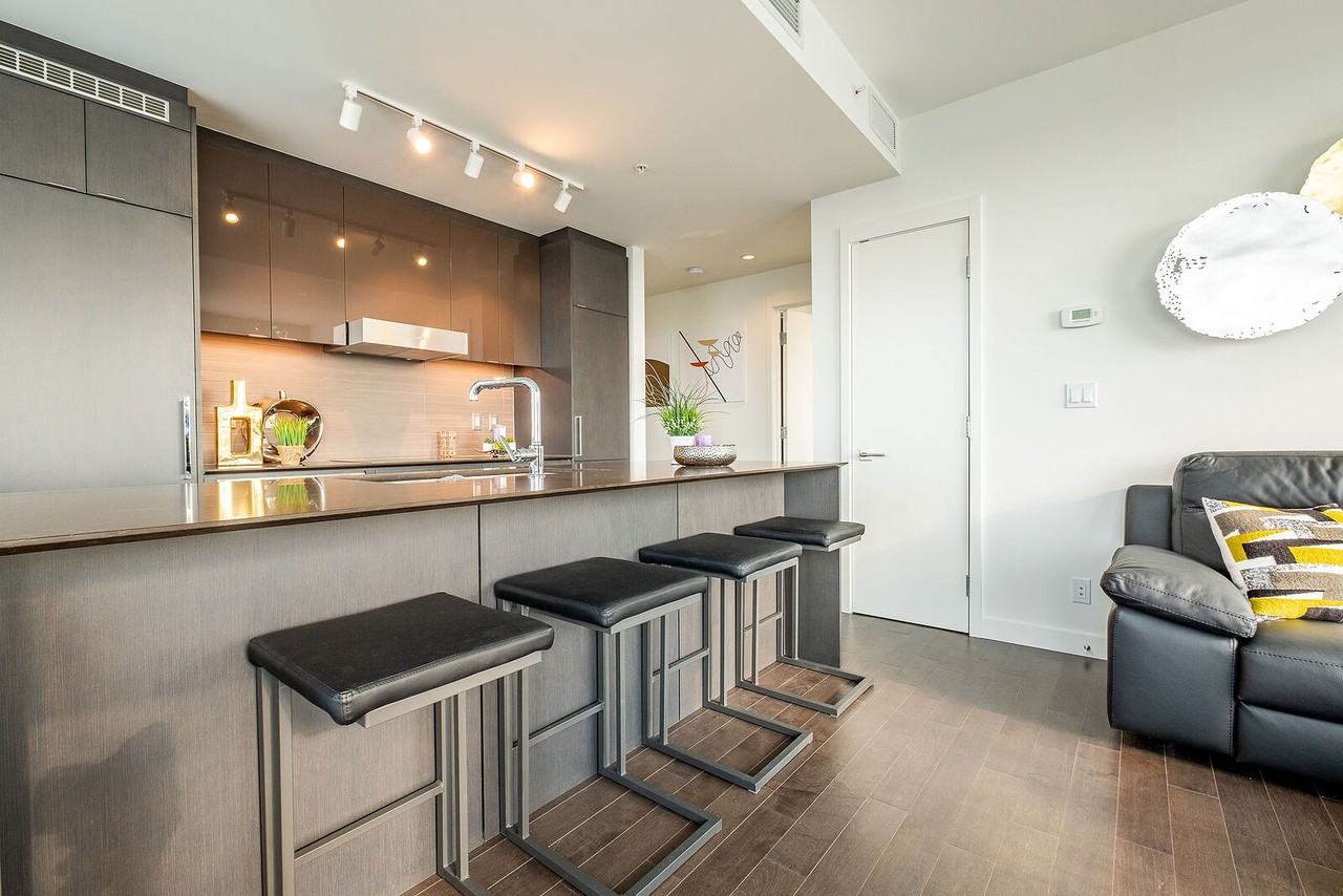 10360 - 10360 102 St Nw - Photo 4 of 13