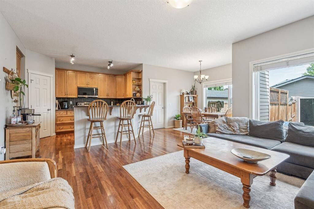 191 Elgin Rise Se - Photo 6 of 18
