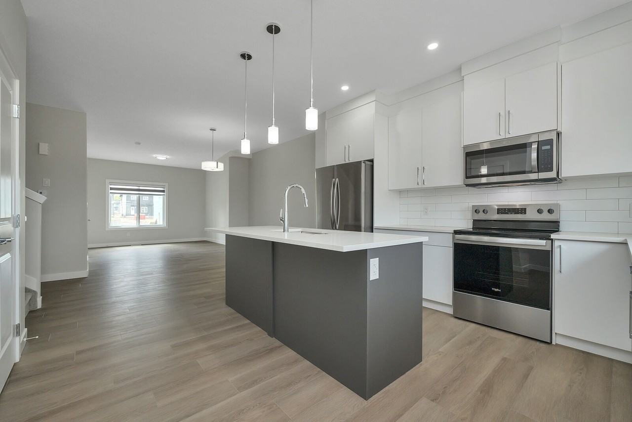 16 Renwyck Pl - Photo 2 of 19