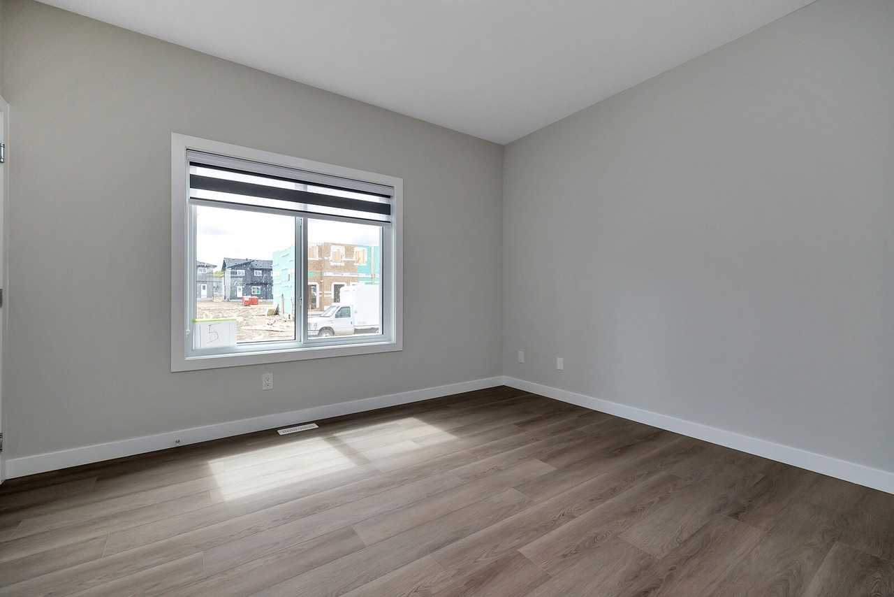 16 Renwyck Pl - Photo 5 of 19