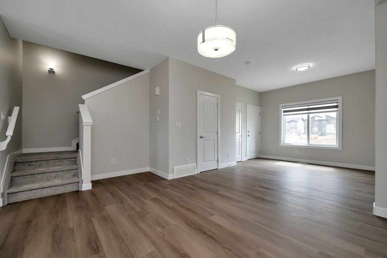 16 Renwyck Pl - Photo 7 of 19