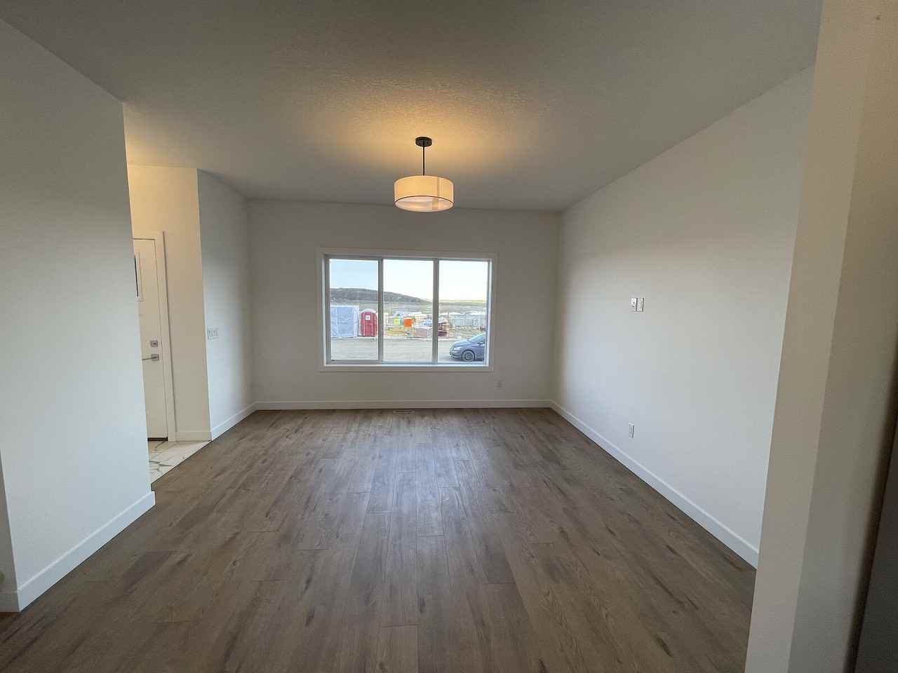 281 Rangeview Way Se - Photo 2 of 31