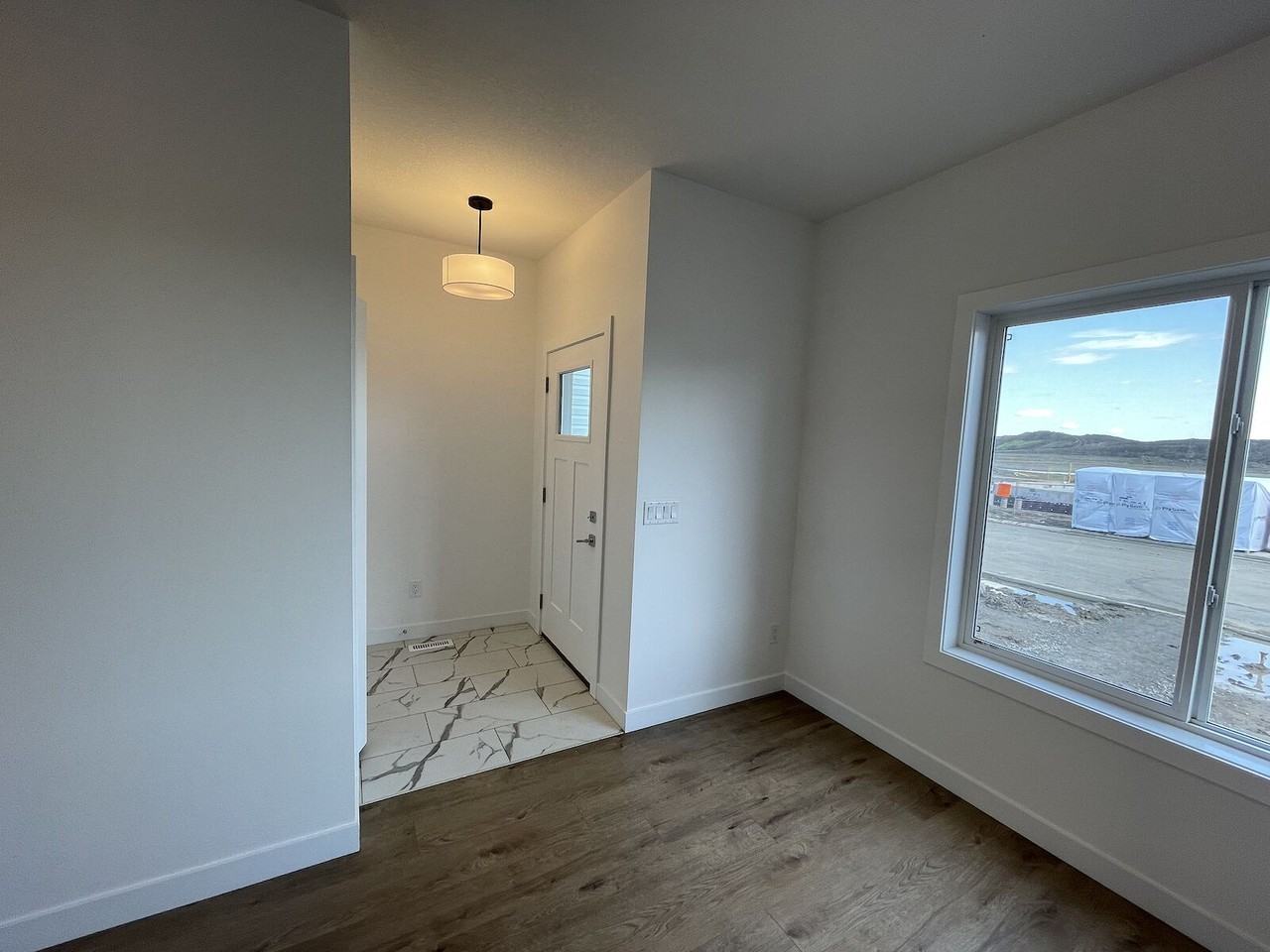 281 Rangeview Way Se - Photo 4 of 31