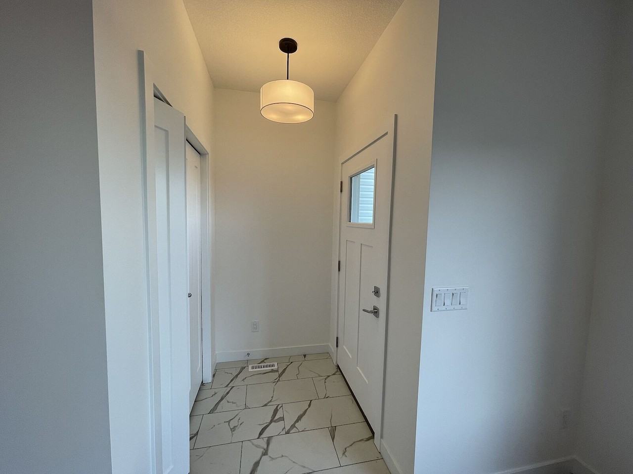 281 Rangeview Way Se - Photo 5 of 31