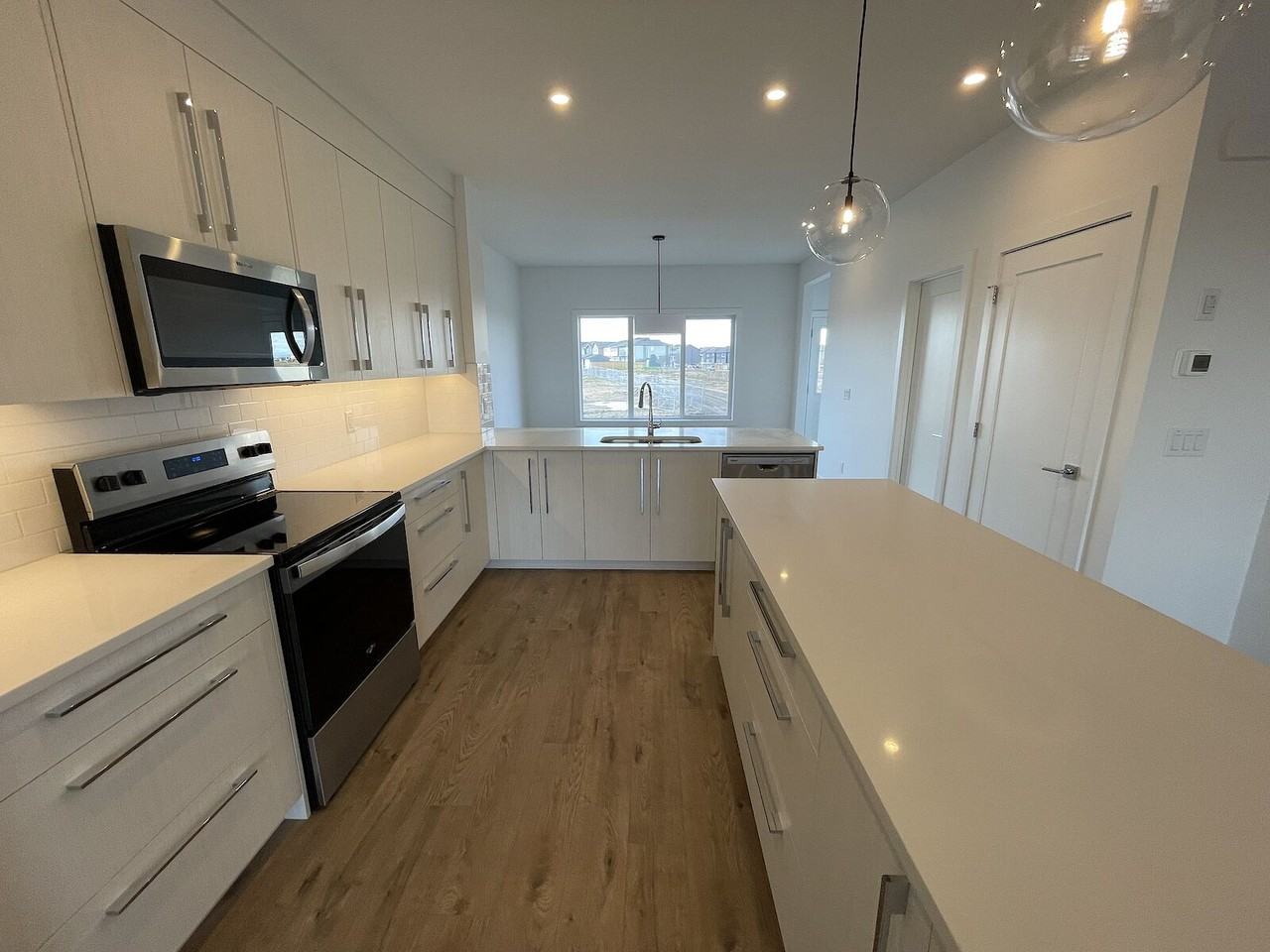 281 Rangeview Way Se - Photo 7 of 31