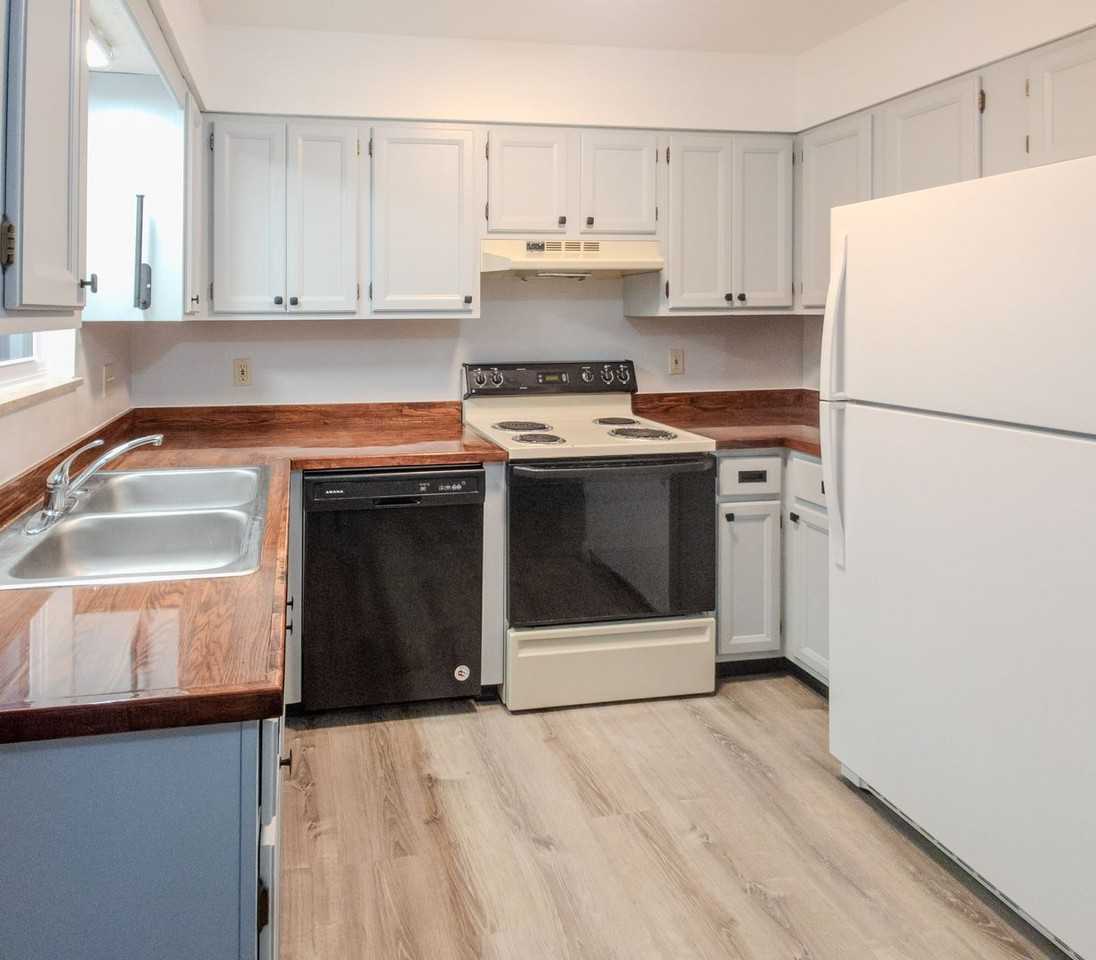 5 Eleven Estates Dr - Photo 2 of 18