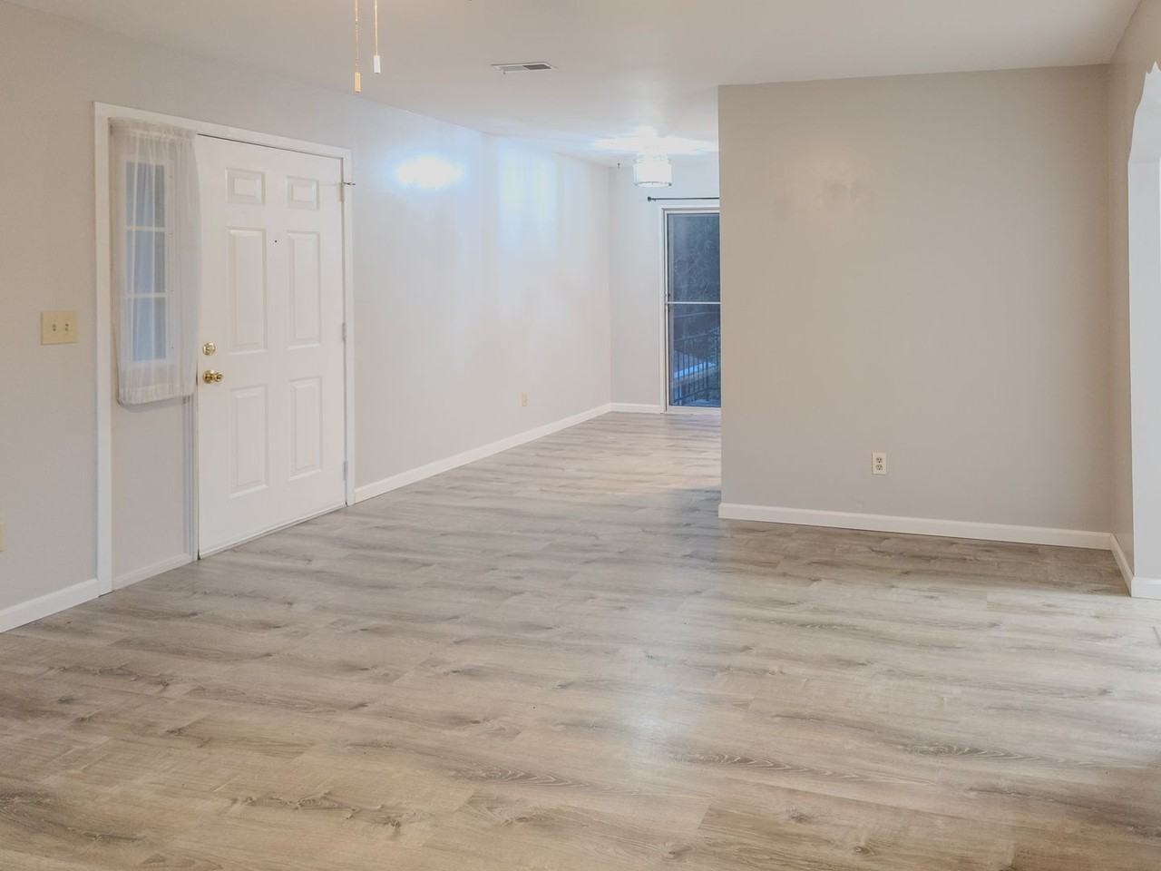5 Eleven Estates Dr - Photo 3 of 18