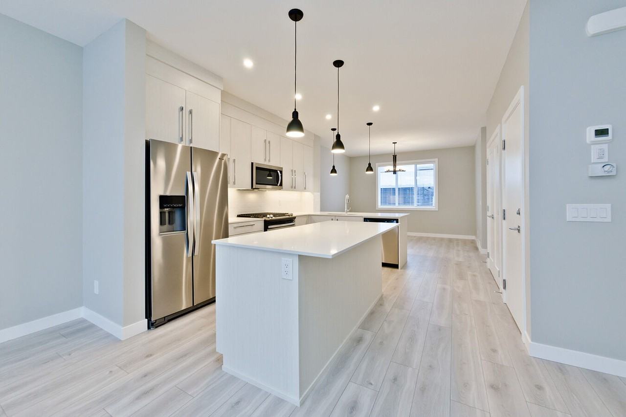521 Walgrove Blvd Se - Photo 4 of 15