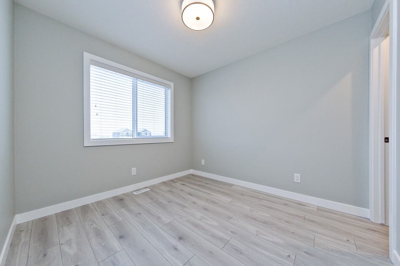 521 Walgrove Blvd Se - Photo 7 of 15