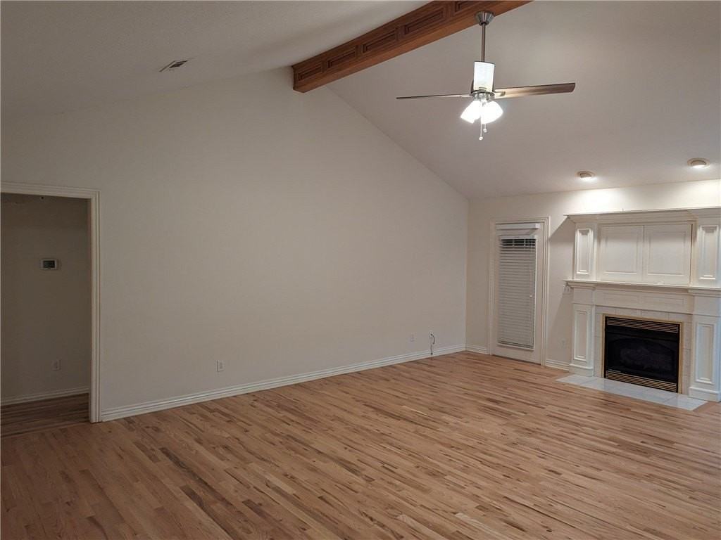 2030 N Hailey Dr - Photo 2 of 18