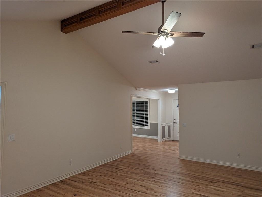 2030 N Hailey Dr - Photo 3 of 18