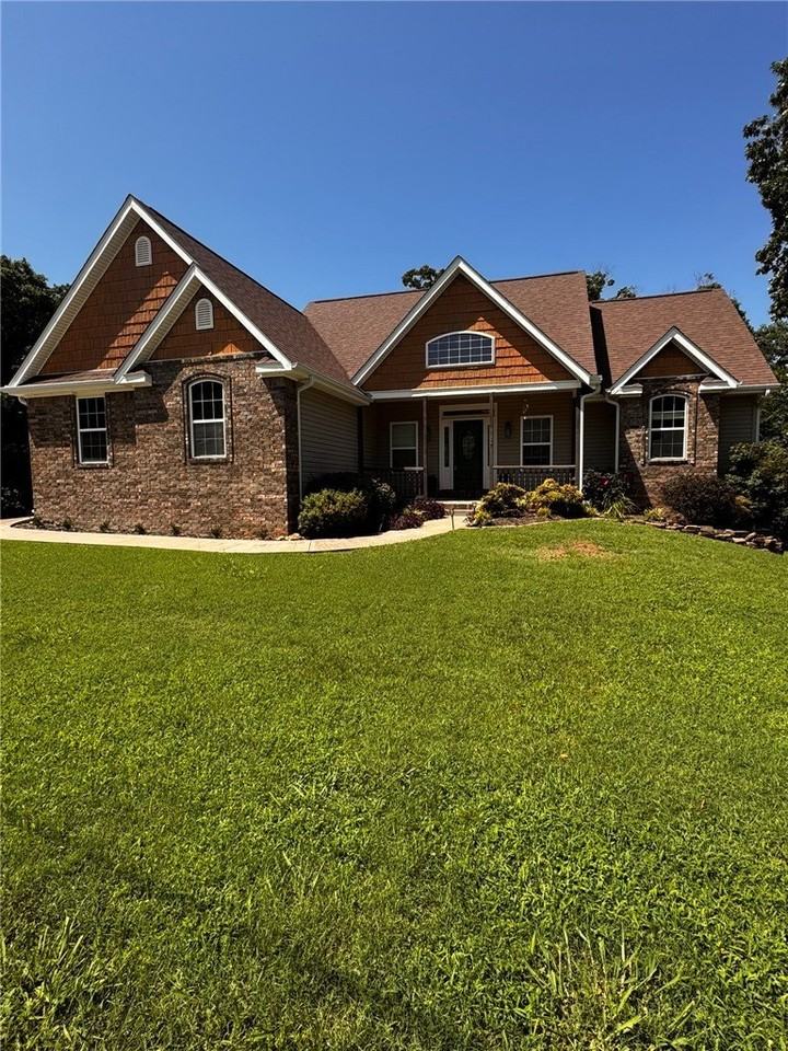 17 Miller Dr