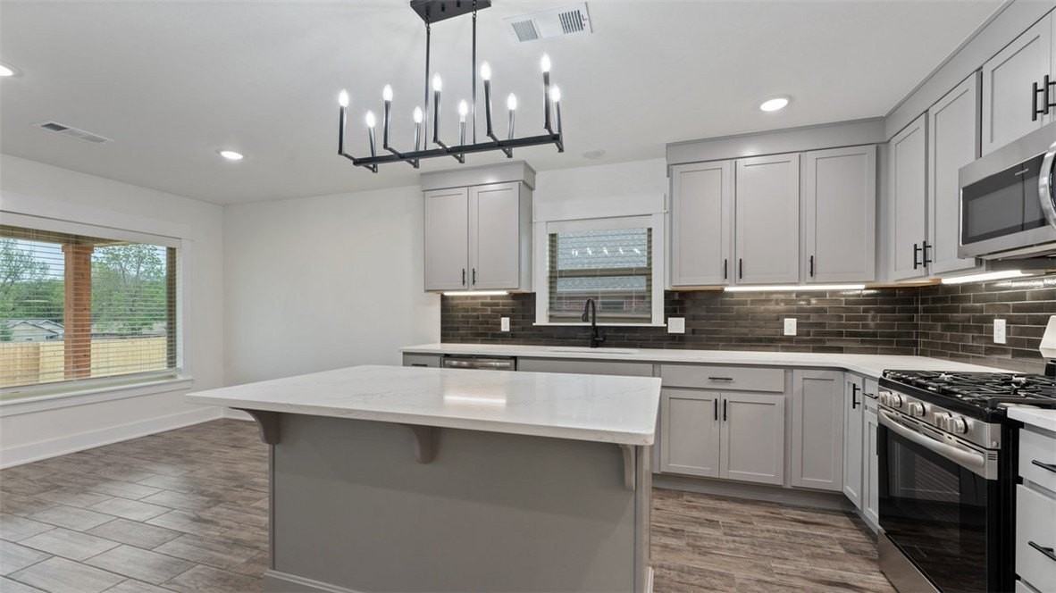 50 N Banner Ave - Photo 5 of 19