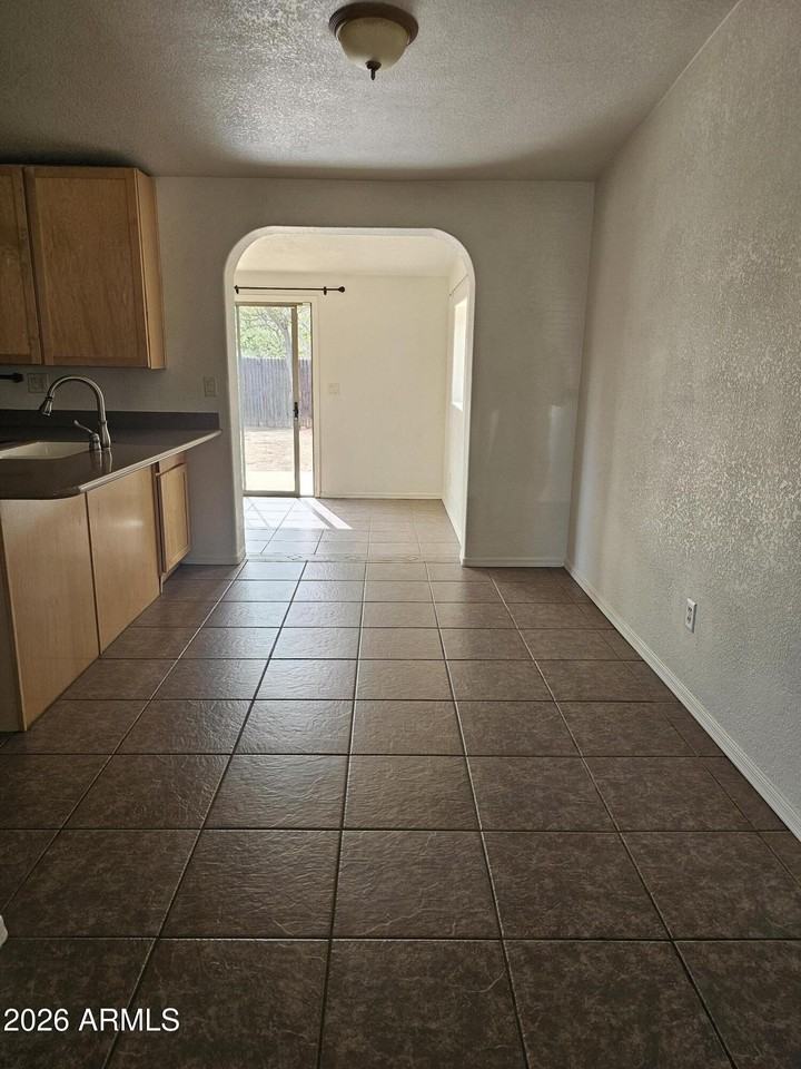5018 Evergreen Dr - Photo 5 of 12
