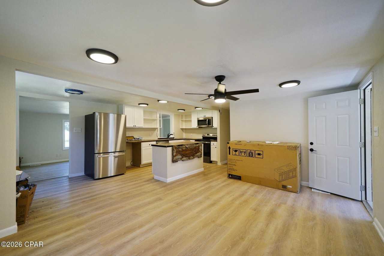 2960 County Road 381 - Photo 4 of 40