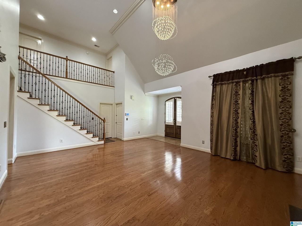 2304 Arbor Glenn - Photo 5 of 31