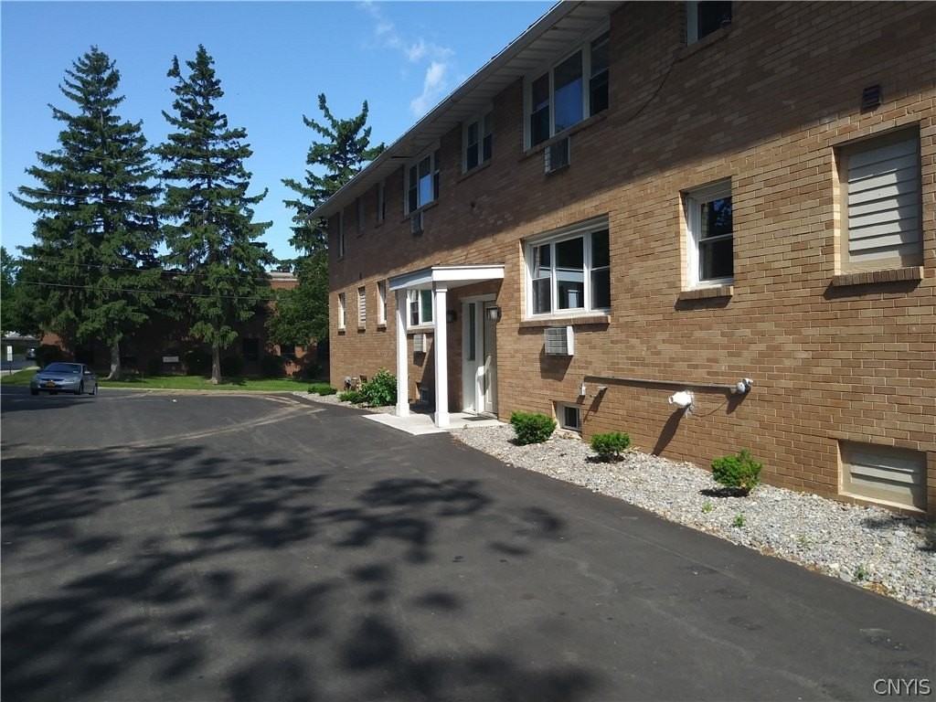 101 Milford Dr E - Photo 2 of 7