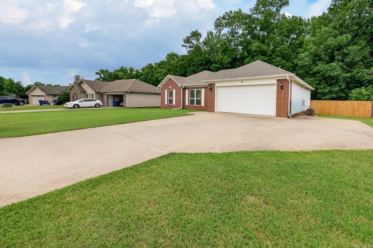97 Rosebud Cir - Photo 3 of 37