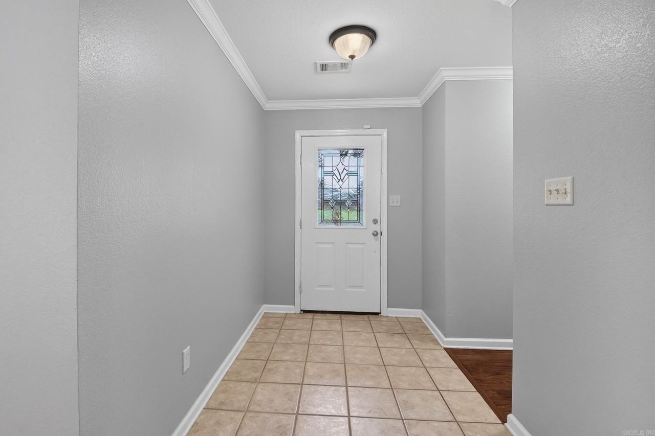 97 Rosebud Cir - Photo 4 of 37