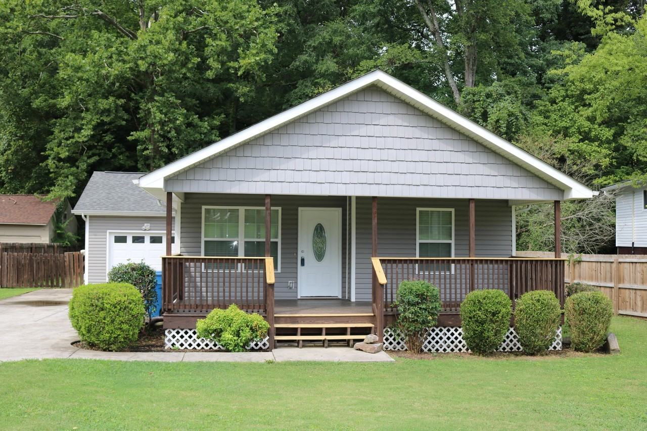 211 Martin Rd - Photo 3 of 32